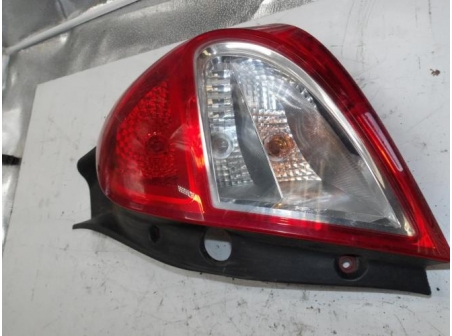 105566389-67bd72d7-0bbf-4d96-b07c-b57ff8257a00-Piece-Feu-arriere-principal-droit-RENAULT-6666f6c7c769a604ae1b3f44a3a832d77e0e7b2d37907d20194f15624a3afbb4_m.JPG