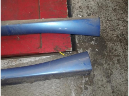 105566557-45c28bfa-c693-437f-8c9a-55b1e6baaa26-Piece-Bas-de-caisse-droit-RENAULT-0fe17abd7e7d8c06736df1653884c01c1ff5629fc584af05560df5f6f03a6926_m.JPG