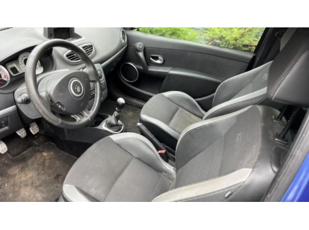 Vehicule-RENAULT-CLIO-3-PHASE-2-2010-5a49bf378cb6b47359d6841c2a29762e45101c4fd8f4bb8c0f9afed193e45301_mtn.jpg