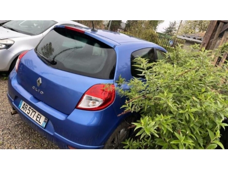 Vehicule-RENAULT-CLIO-3-PHASE-2-2010-b8add25900aa81f76063b3ca1c46bafce128f2aa899adeeb400f3560e5bdf1b4_mtn.jpg
