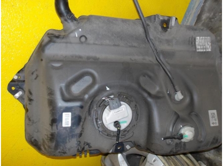 105570763-85ea48ba-56d9-4ca4-b5cc-26709a059d88-Piece-Reservoir-essence-DACIA-JOGGER-BREAK-10i-12V-TURBO-TCE-90-ECO-G-HYBRID-474433a7781585826b15763838654dffc156ffd700101f70a937f1754e88031d_m.JPG