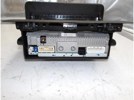 105573286-fc888564-bc00-41ec-9ad1-ca19457da1a8-Piece-Autoradio-dorigine-DACIA-7be37892f4462ec3afdb60494e814b90e178020201ef391945c75ec1f6cc796a_m.JPG