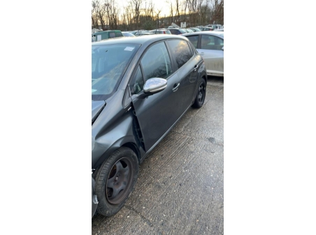 Vehicule-PEUGEOT-208%201%20PHASE%202-2017-008d3130fd160cc28499e381eef3291b1a11e1219d0201a7f4b87b2b7eeec6ad_m.jpg