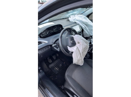 Vehicule-PEUGEOT-208%201%20PHASE%202-2017-b03152678c784496bd917549e7696c562f0fccdfc1706ca69f6da0e2c6ba255a_m.jpg