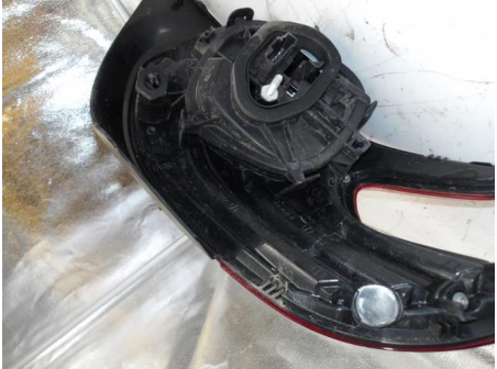 105576942-3cf9b125-948a-4145-aa05-2cb2a5c738fc-Piece-Feu-arriere-principal-droit-PEUGEOT-8367d28433e6c9129b174fb4aef4eea8793cd3e247f7c32c4808024b9a443a61_m.JPG