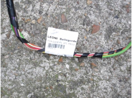 105643667-2e8285ff-117f-4ba4-bbce-2009824d37e8-Piece-Attelage-PEUGEOT-7805b55b320384e8a303141d845029ea9e4125cb1000024d665fc5b14bc58a8f_m.JPG