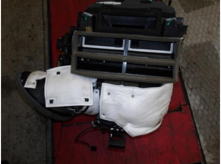 105645178-a48e2657-fff8-4419-b3df-059ac3f35ea4-Piece-Bloc-chauffage-PEUGEOT-d48e0a079a45b8361dea64c9d66b7bfad4f9e491bb70b9edf02236bc75456f70_m.JPG