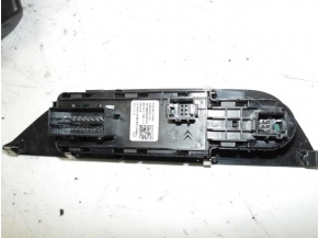 105648231-ca136c51-bcc7-425d-b1b6-cec204c8576b-Piece-Interrupteur-de-leve-vitre-PEUGEOT-2008-2-12-PURETECH-12V-TURBO-6f725022c9223a54d849b9506baa4da2502dab2de70f90363c5b833012498cbf_m.JPG 2