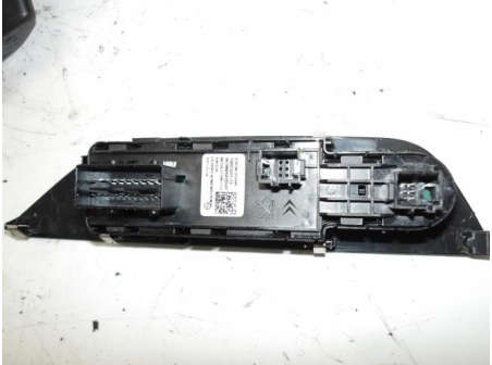 105648231-66827d5f-2d99-415c-b8c0-f179c2d3012a-Piece-Interrupteur-de-leve-vitre-PEUGEOT-2008-2-12-PURETECH-12V-TURBO-49b733db999c0b3d8c3099c76b742a77e0186980727b4cb300ff4f879ec21c6e_m.JPG