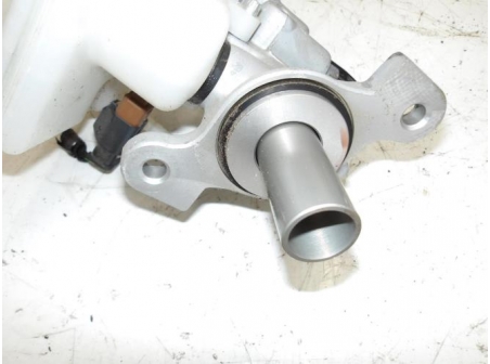 105651136-3dd8fae0-1694-4370-911b-c9a9e6c0fa44-Piece-Maitre-cylindre-PEUGEOT-2008-2-12-PURETECH-12V-TURBO-582786ad9515e4eacfa4a02d3ad9ecf60beb45aeb9d7ea7bbae12ab911dcf77b_m.JPG