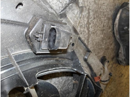 105656567-5b016d8e-0c34-461a-a5eb-185c8b563fd8-Piece-Ventilateur-DACIA-05851f2d226f72b4e19d61e6db155a1ef665cfb91b54847843e78cb66977d049_m.JPG