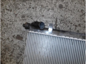 105656632-bc576561-1c47-4a11-83c6-7c56505e79a7-Piece-Radiateur-eau-DACIA-867f45968277db105264f05eaef41b9ffaf9d78a7ca950992b4833981f5377fd_m.JPG 2