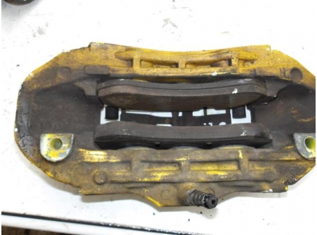 105669369-ec79a4bc-39c2-4750-abe9-8957ab31ca4d-Piece-Etrier-avant-droit-MERCEDES-ca1a25240e4ef6b3314f1b7216114734561147ea38ff87f01ff5dedbea5ca339_m.JPG