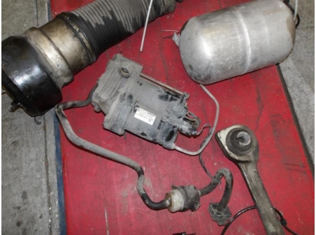 105669620-9e7daf05-c412-4e4c-b61a-c4a006b5e233-Piece-Amortisseurs-avant-MERCEDES-0c006c966604e73ced33693e26fbe0a86fb7f0547297fbf35db0fdd7c613a143_m.JPG
