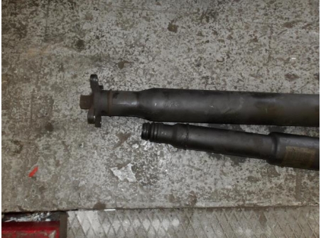 105669916-cc551bd7-89f4-4a36-89e5-af181ef0926d-Piece-Arbre-de-transmission-MERCEDES-0228fc9caaf86176f2c1805c615e07b2b0e067c2280ebb980c36fad2b18eb62b_m.JPG