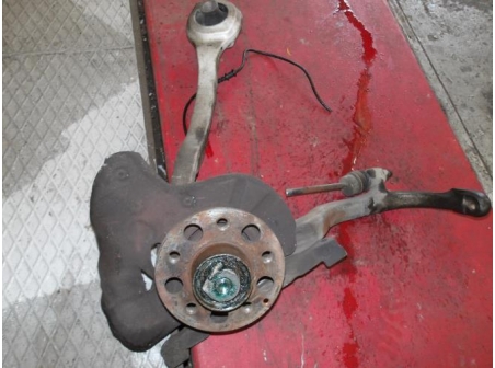 105670394-a8683003-dbfe-4cd2-ba19-82e0c7ae999e-Piece-Moyeu-avant-gauche-MERCEDES-f3e42276fef7a5695927f0e33d77f17cb4315c8198bd314e6b11948172cbf9a6_m.JPG