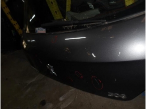 105735576-3fefe122-f3f4-42e3-8207-17ff9530f373-Piece-Malle-Hayon-arriere-PEUGEOT-601345fb38afa8e1fac4e4d478e28f3715936fc2d4e1508d9d41c01a77aa5f9e_m.JPG 2