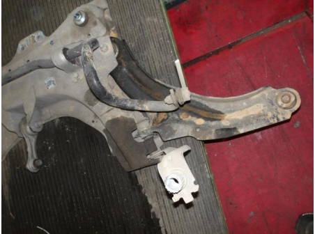 105776296-97bbd12e-6ef4-4e7f-8b65-23f90c6ad6c0-Piece-Berceau-avant-RENAULT-7db7cc5949582675061051e5fea8cfcf7c7d0bc7810e46035119eeb81e4b9be5_m.JPG