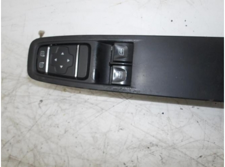 105778500-e7ba16fa-1cc8-4765-bfd7-a4ed39ca784d-Piece-Interrupteur-de-leve-vitre-RENAULT-928179d4e7f9114537c19b9a1222c5bc8f75d01d7e5afae613fa59665ffd6ff9_m.JPG