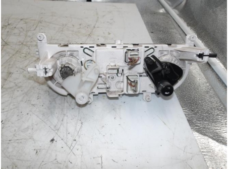 105779165-fb517596-7cb2-4f8a-a56e-8af7a471b825-Piece-Commande-chauffage-RENAULT-47767e6727709e51978333cfbaa441a62b5ffe28c956d4d36efb0c0a8f354196_m.JPG
