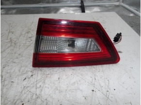 105779220-f6cf129c-b552-4069-b19b-a8420abb0a3d-Piece-Feu-arriere-secondaire-gauche-RENAULT-18d4699257b91bd5e7b9cbb5f3e0b6bb342affc32dc759153861773c4ea576aa_m.JPG 2