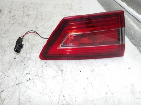 105779241-d9172973-7798-4c5f-8974-2214f4816fc1-Piece-Feu-arriere-secondaire-droit-RENAULT-b1466a6edc006cc5877d7818853abe73cc5c7ab9a7faa51e2aa60ab686e5eb42_m.JPG