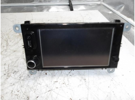 105779611-21ad5baa-c7dc-4fac-889b-0debc4f9b59d-Piece-Autoradio-dorigine-RENAULT-253f4a4d3e47c3b474a387ebfe23bc34435c2dde8dcc966450261a044914e90b_m.JPG