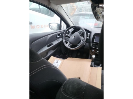 Vehicule-RENAULT-CLIO%204%20PHASE%202-2017-07d347676dddb1c8f40d18058bb6792bfba96b51d81ae5a30c59dbeebc28732a_m.jpg