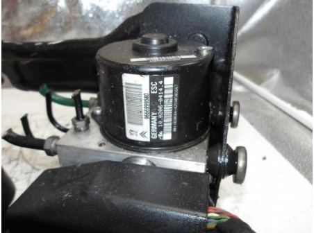 105867194-e9bd09f0-1ee8-4eb0-94e4-deb967db966c-Piece-Bloc-ABS-CITROEN-21b0462531087bb9108c0c7b02c00f8b6537ac6461137b25053b28c523591576_m.JPG