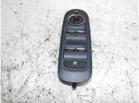 105875331-e82520eb-b283-4202-87cc-79b5ff5d687b-Piece-Interrupteur-de-leve-vitre-FORD-168c3e970d56b881a1489d9c179ad7a0a92b6730699eecce85a48c7c4353228e_m.JPG
