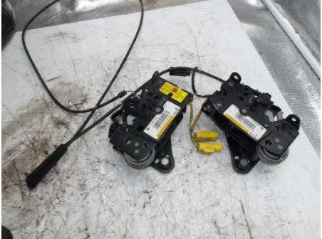 105885952-39d28dfa-75ec-421d-acbb-a8bb6a8a40bf-Piece-Serrure-de-capot-BMW-d5b08ec5273586d1662732f657401ef5e4330120d0f0a698da55eff4fe221796_m.JPG