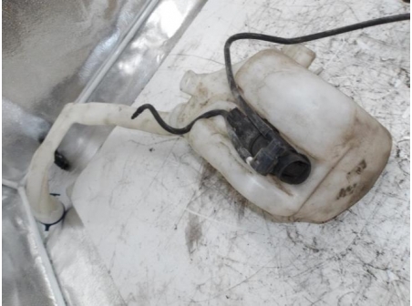 106044081-d77b0c45-6240-49c9-bb90-0716e746ae39-Piece-Vase-de-lave-glace-PEUGEOT-518a2b3d987d36bdeb25c06b7178c9cb7477cd3b3885650ee9ff41c0a7c34206_m.JPG