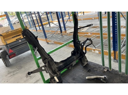 105961292-b654095a-48b1-4d8e-86f8-fe704329875f-Piece-Berceau-avant-00003502HG-CITROEN-JUMPY-2-590e6b130ffd8c1295e4dec80922bb709b6993c817a26da6bbd091c0fd78315a_m.jpg