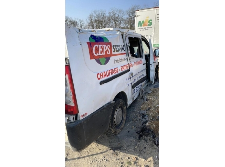 Vehicule-CITROEN-JUMPY-2-2009-e9d19b3f5d8808b2f48c77f6ae41387a8bf8c29e1900c86ebfacf9de1ef12977_mtn.jpg