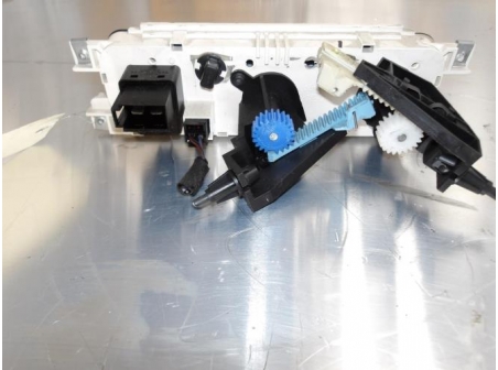105992073-ed0537ca-931f-45a2-a8c1-b1f37adf194b-Piece-105992073-Commande-chauffage-4734260-FORD-TRANSIT-4-22-TDCI-16V-TURBO-2d0cf578aaf6c4840289911310354dcf5e1c03dda27bad570de1d89149358dd8_m.JPG
