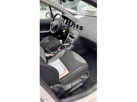 Vehicule-PEUGEOT-308%201%20PHASE%201-2010-6f82e651a260e0260db81c8b989bcc66161dbaca53fb217f3344365ea5742566_m.jpg