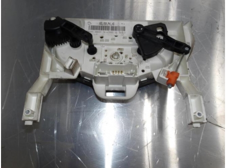 105929245-bf90c2aa-303b-4aed-936c-43e9f811cd6e-Piece-105929245-Commande-chauffage-275106803R-RENAULT-TRAFIC-2-PHASE-2-20-DCI-16V-TURBO-c1e64986201e1ed560c204f3f029ee68506280c4ccb22825176979122e90db13_m.JPG