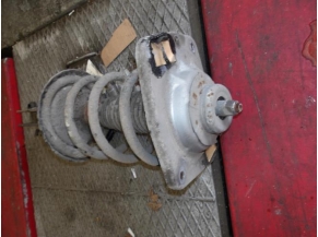 105931767-db2a11bd-1154-41aa-a03d-eec3f83f023b-Piece-105931767-Amortisseur-avant-droit-00005208Q5-CITROEN-JUMPY-2-16-HDI-8V-TURBO-6aad64f26f89f2de47b9d8e54bdd21815e4411df331a627236ff8d1579cc688a_m.JPG 2