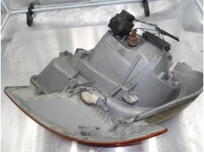 105994133-2165691c-5a2d-4471-b4d4-1e3b2af080b0-Piece-105994133-Optique-avant-principal-droit-7700311372-RENAULT-TRAFIC-2-PHASE-1-25-DCI-16V-TURBO-04c1329a78a302cb595b09f79d52dd98117cd4e3dd11dabe4e666e4d1fa070b2_m.JPG 2