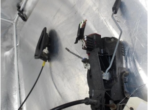 105994139-c6e0245c-d89b-429e-8831-f7c8ce57beb2-Piece-105994139-Serrure-avant-droit-8200008248-RENAULT-TRAFIC-2-PHASE-1-25-DCI-16V-TURBO-f1f9b9b69827f57883d76a27e829140f16beed2d26578d87fa6b25656bf101d9_m.JPG 2