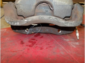 105783466-973e8ab7-d1fa-4d05-b51d-35c420377fc4-Piece-105783466-Etrier-avant-gauche-4401C2-PEUGEOT-607-Essence-4ec04c7c41277c04f7157be20c79e6fbe01570ef1293150ff2cecc13a9c12e3e_m.JPG 2