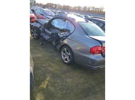 Vehicule-BMW-SERIE-3-E90-PHASE-2-2011-ff2946b82542d80bc3ffce1fd89be2591d1b6ec55127087f62d0e4c949a843f1_mtn.jpg