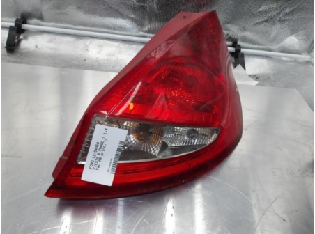 105794780-a75c72bf-287d-499e-a301-2acfec45ce8b-Piece-105794780-Feu-arriere-principal-droit-1709552-FORD-FIESTA-6-PHASE-1-14-TDCI-8V-TURBO-075f85a4a141883956f35c08ac7f3b402eaf9b68d308f37c670c2d42b33bbf36_m.JPG