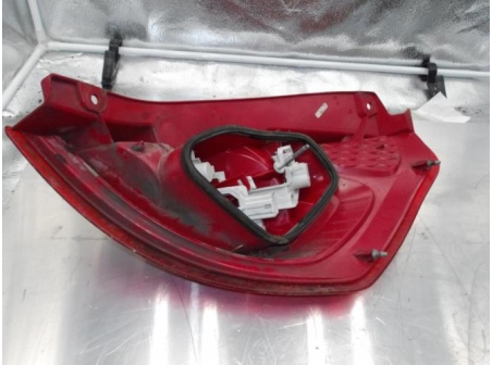 105794782-5f8beb7b-79ee-4472-8255-fb3e40f2b202-Piece-105794782-Feu-arriere-principal-gauche-1709553-FORD-FIESTA-6-PHASE-1-14-TDCI-8V-TURBO-f5be2bba3d119130b40d4384db6b19a5e17ad3079af235b8dd628f7025df40af_m.JPG