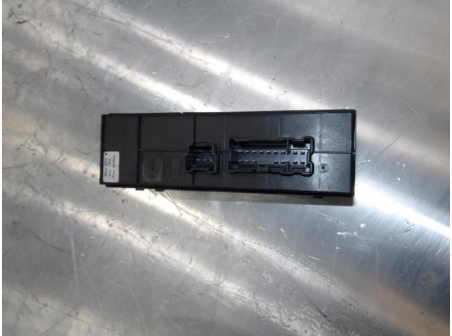 105661368-fb601177-af5b-4ef8-ab6f-87dbdc3ce7a1-Piece-105661368-Interrupteur-de-leve-vitre-avant-gauche-254011KA0D-NISSAN-JUKE-1-PHASE-1-15-DCI-8V-TURBO-de8f3570e9adbd28e9aee8db4f0c50e4d403ca676c131f941a992c4b71d9a6fd_m.JPG