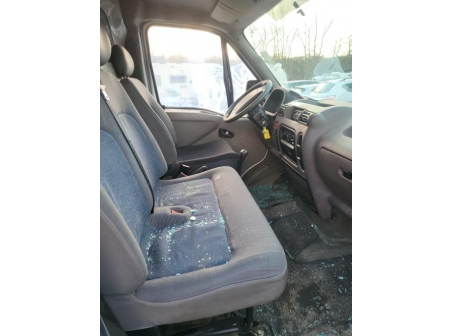 Vehicule-RENAULT-MASTER%202%20PHASE%201-1999-1330958280b08bb9fec47a17281702d85aca7e516281db8a9851297d9c6f63b7_m.jpg