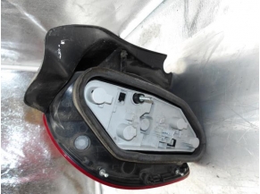 105665382-e2d80c97-7d20-464d-be16-12eb54cd0a4e-Piece-105665382-Feu-arriere-principal-droit-8201012188-RENAULT-GRAND-MODUS-PHASE-2-15-DCI-8V-TURBO-8665047d9071bb5c015da81954db2d117f51910c78b3a970afce5e266a9f0cea_m.JPG 2