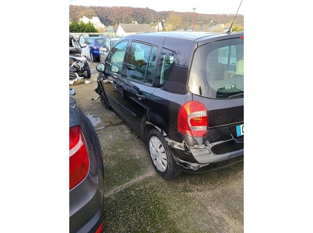 Vehicule-RENAULT-GRAND-MODUS-PHASE-2-2012-8fd4fc817027d6a30a322ad64b17ed8c812a6763729506ceb69b059cdaab6de8_mtn.jpg