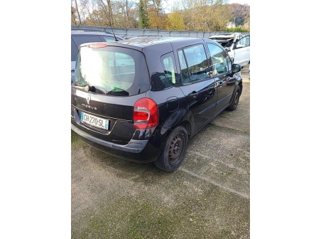 Vehicule-RENAULT-GRAND-MODUS-PHASE-2-2012-b27c918ca990d938f21c0267438915133b2009cbbf211160cdf5523c646eea70_mtn.jpg