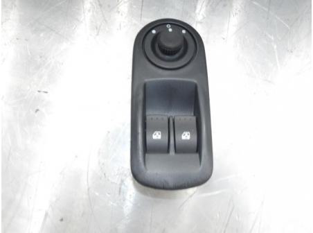 106416721-4474ad61-b495-48a5-ae69-e35f84fbfe5c-Piece-106416721-Interrupteur-de-leve-vitre-avant-gauche-RENAULT-TRAFIC-2-6dc5855d277e20d32eef803ffe598d830a44f3600b2ede5e063799f6fc70bb37_m.JPG